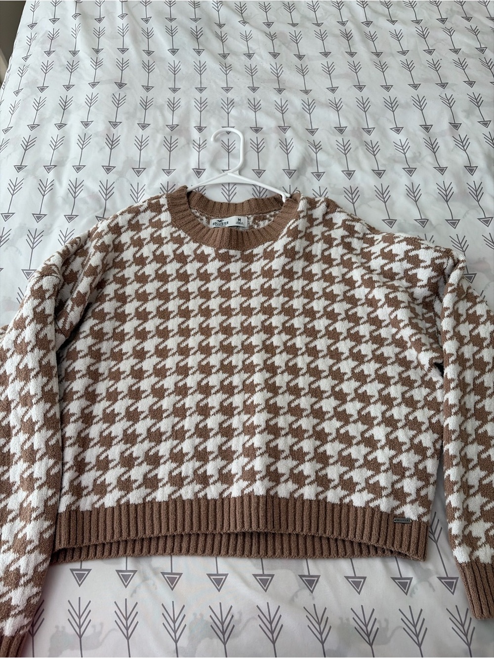 Hollister Brown and Cream Houndstooth Crewneck Sweater